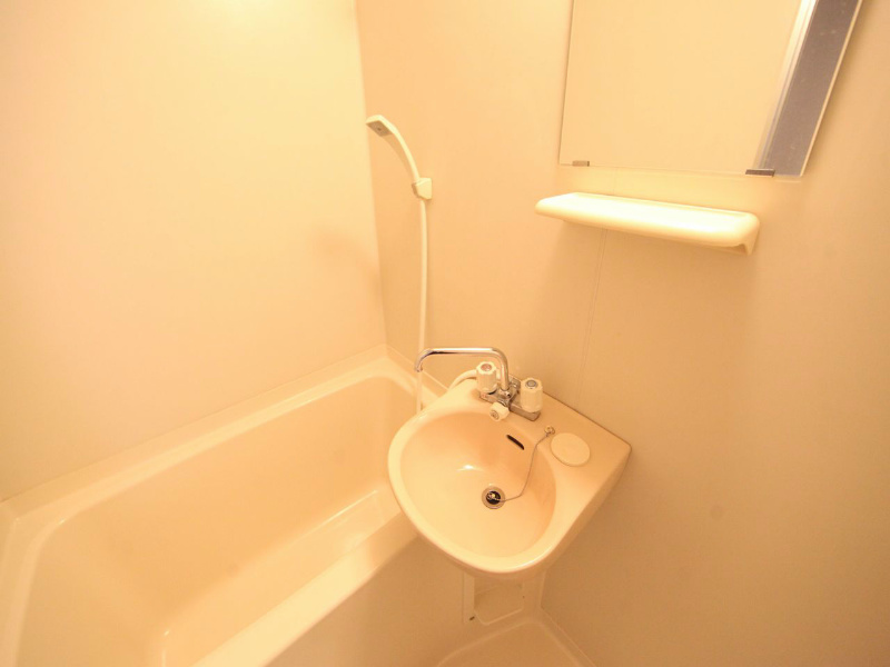 洗面設備　バスルーム　洗面台付