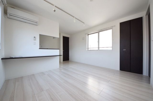 居室・リビング　★ＬＤＫ１０帖以上★