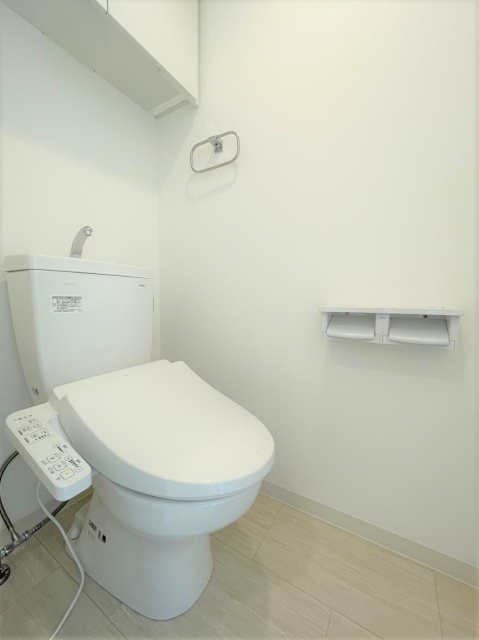 トイレ　＊新築につき同物件の別室の写真です。