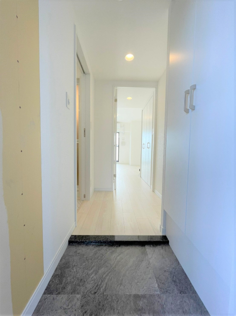 玄関　＊新築につき同物件の別室の写真です。