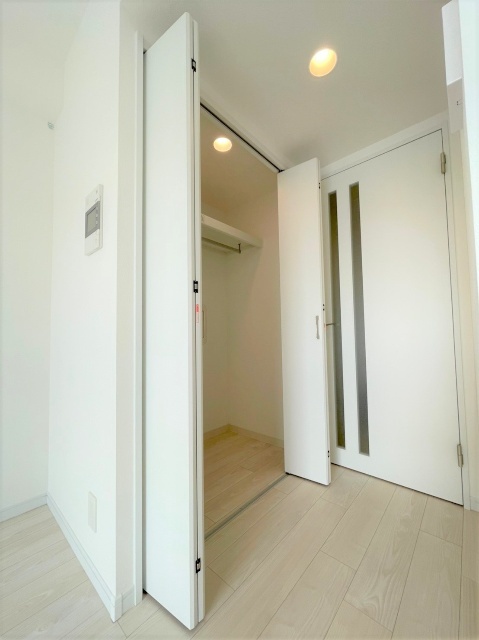 収納　＊新築につき同物件の別室の写真です。