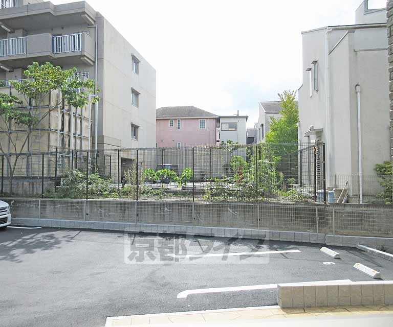 眺望　駐車場側バルコニー・・