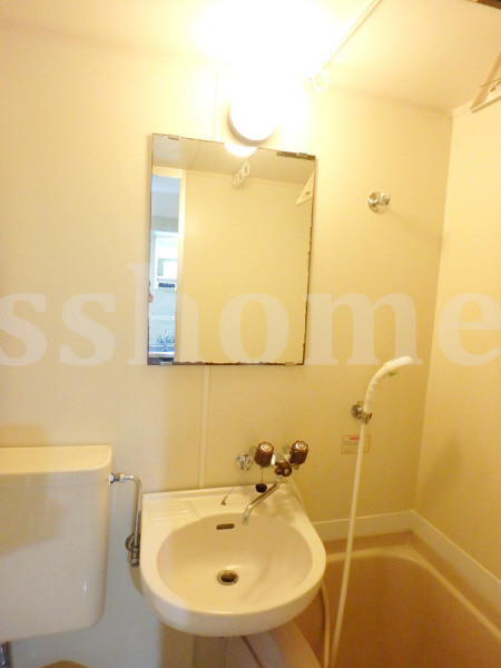 洗面設備　洗面ボウルと鏡