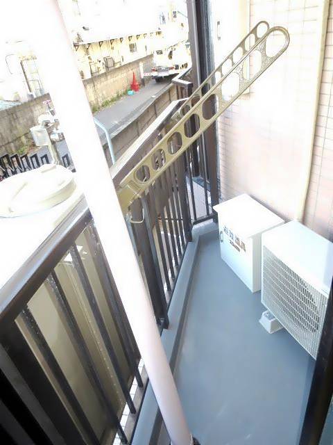 バルコニー　洗濯物干せます