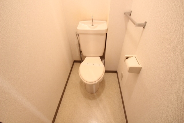 トイレ　※同物件別部屋の写真です。