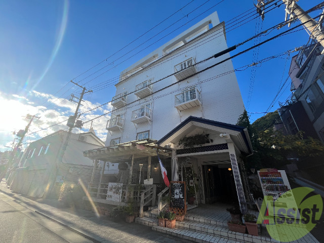 建物外観　北野エリアの中心！異国情緒漂うマンションです♪