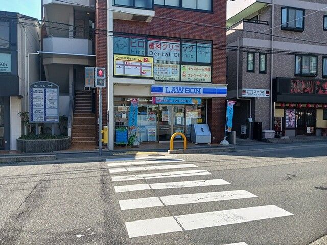 コンビニ　ローソン池田市役所前店（コンビニ）まで318m