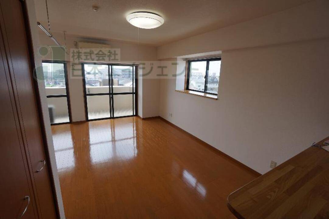 居室・リビング　リビング