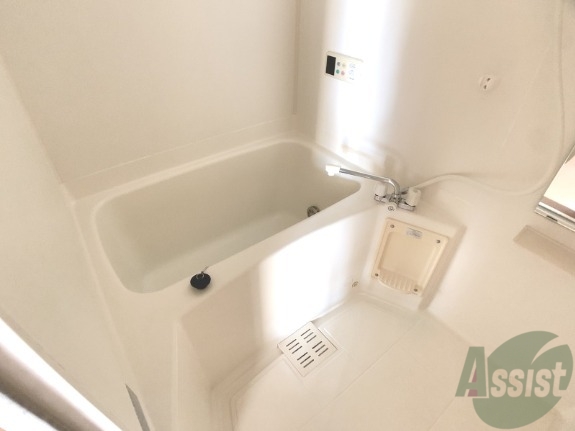 バス・シャワールーム　綺麗な浴室です。１日の疲れを癒すのに最適ですね。