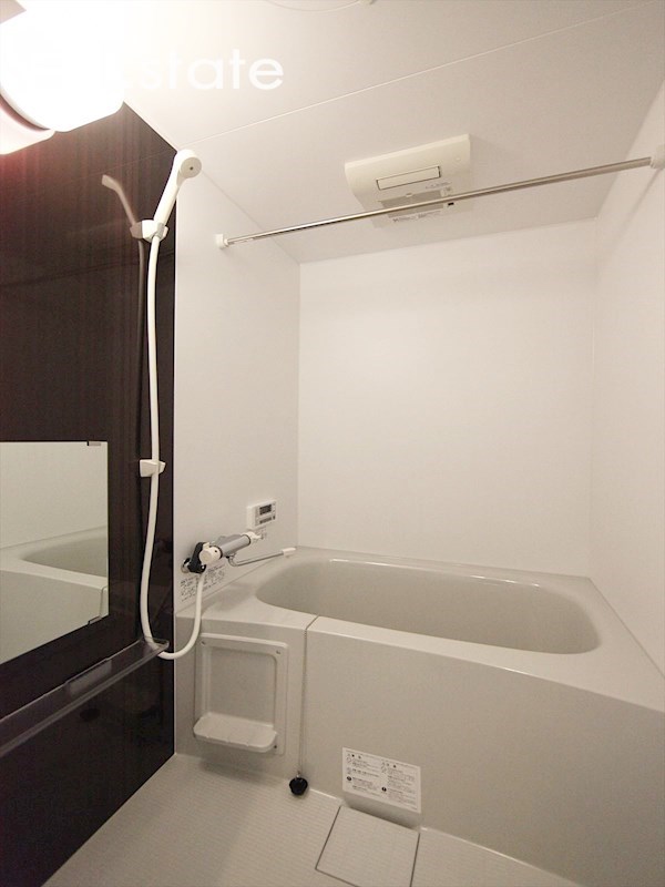 バス・シャワールーム　バスルーム　追い焚き機能付　浴室換気乾燥機付　同仕様内装