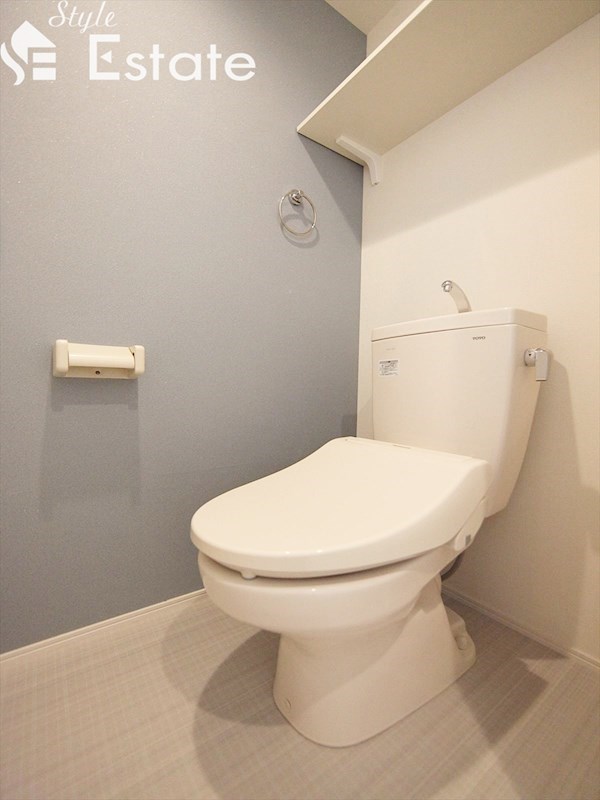 トイレ　温水洗浄便座付シャワートイレ