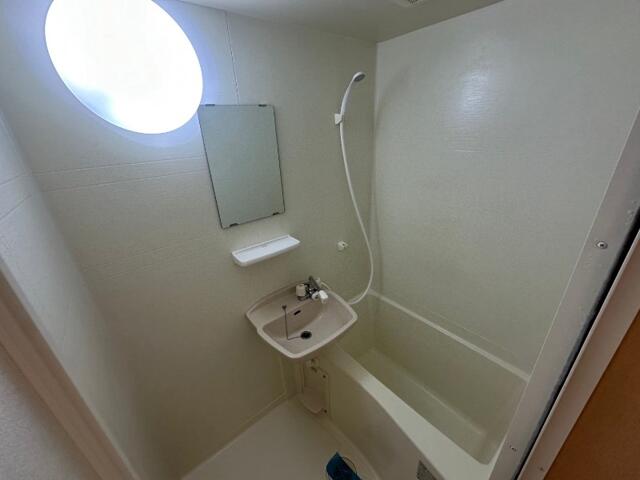 バス・シャワールーム　※別部屋写真参照