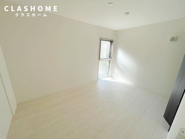 居室・リビング　同物件の別部屋になります。