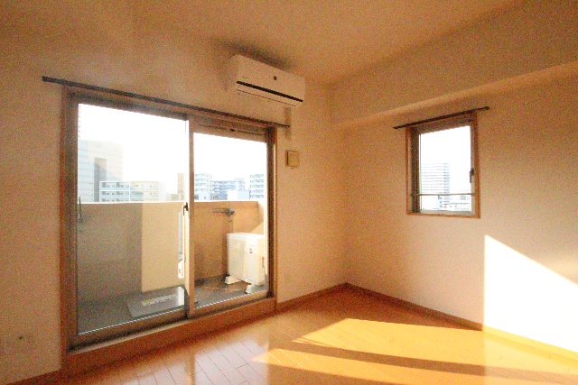 居室・リビング　※別部屋の参考写真、現況優先※