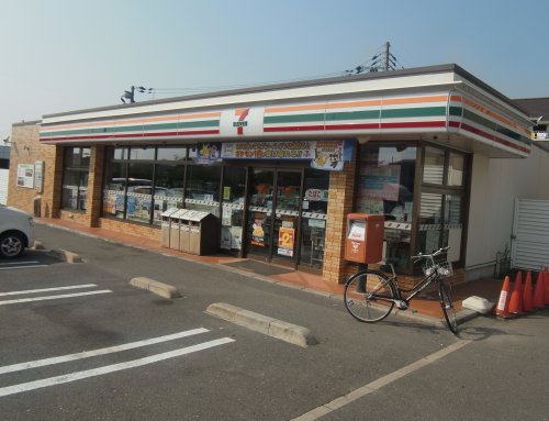 コンビニ　セブンイレブン 木津州見台1丁目店（コンビニ）まで570m
