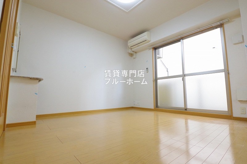 居室・リビング　7.5帖の明るい洋室！