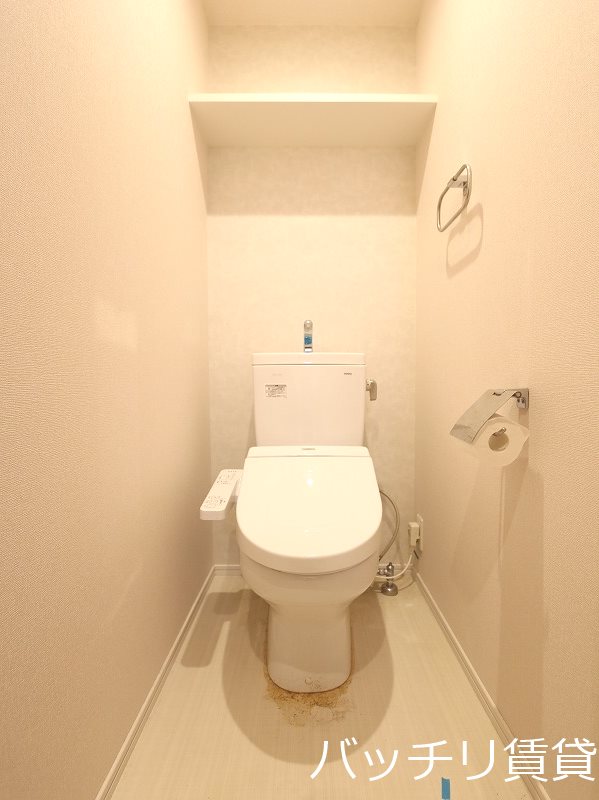 トイレ　同物件の別号室になります。現況を優先致します