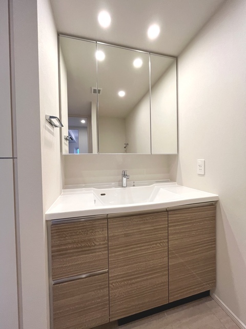 洗面設備　※写真は同タイプ住戸です。