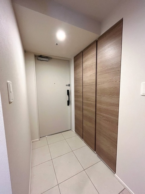 玄関　※写真は同タイプ住戸です。