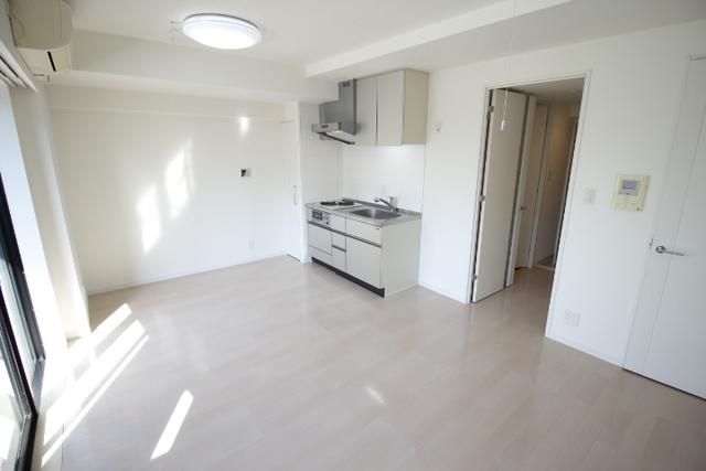 居室・リビング　広々とした居室