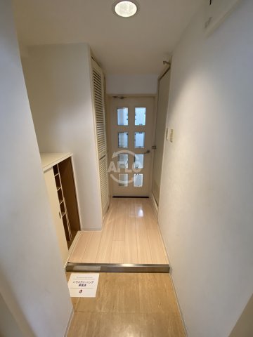 玄関　ロイヤルハイツ梅田II　玄関