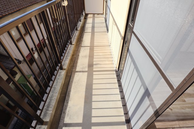 近鉄南大阪線 高田市駅 徒歩12分 3階建 築32年の内装写真