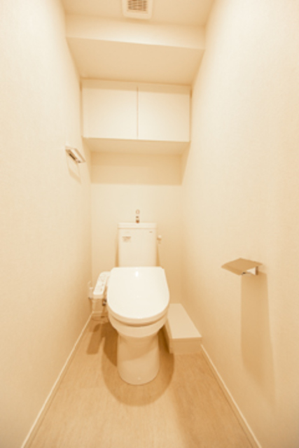 トイレ　※写真は同タイプ住戸です。