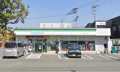 コンビニ　ファミリーマート北田宮四丁目店（コンビニ）まで532m