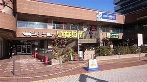 スーパー　いなげや草加谷塚店（スーパー）まで784m