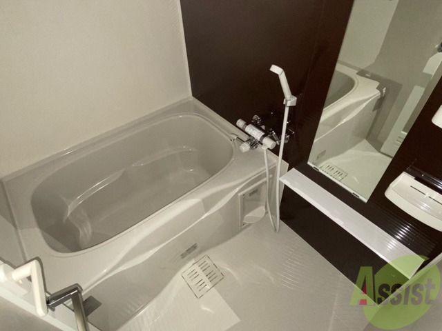 バス・シャワールーム　水回りの清潔感ってポイントですよね、バスルームです