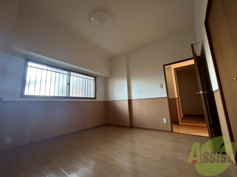 その他部屋・スペース　寝室になりそうな洋室です。シンプルで落ち着きますね。