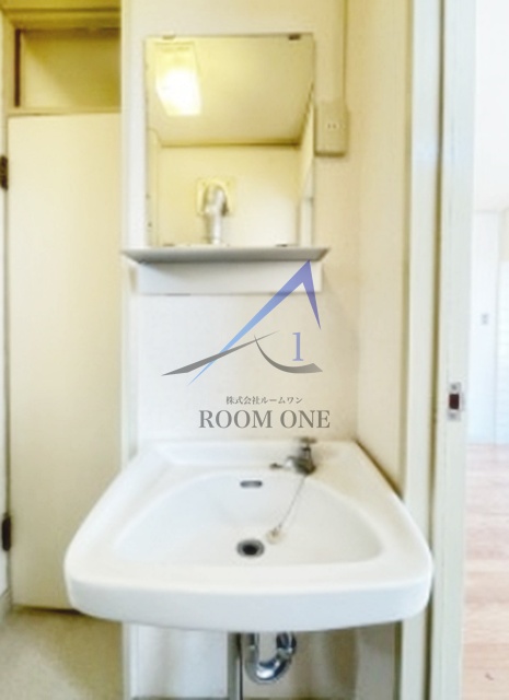 洗面設備　独立洗面台です。