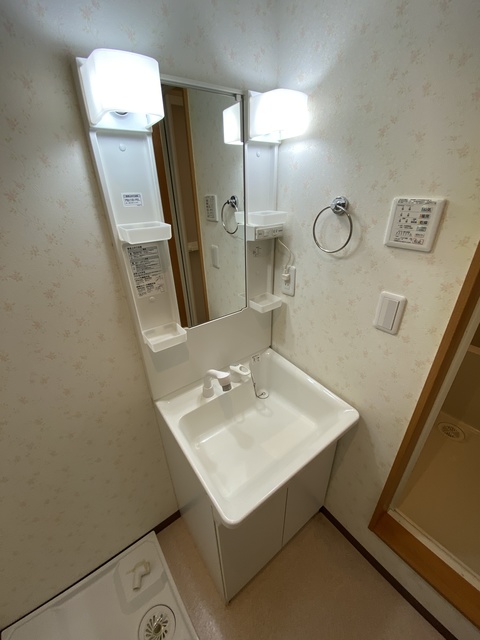 洗面設備　毎日使いますよね…独立洗面台。