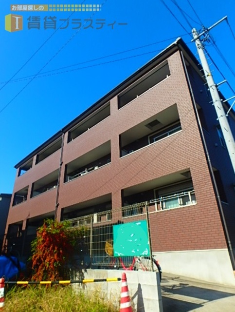 建物外観　遊歩道に面し住環境も良好です。