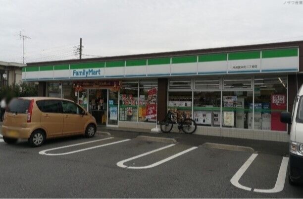 コンビニ　ファミリーマート所沢宮本町二丁目店（コンビニ）まで130m