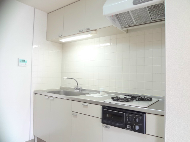 キッチン　2口コンロのシステムキッチン