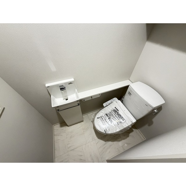 トイレ　トイレには快適な温水清浄便座付