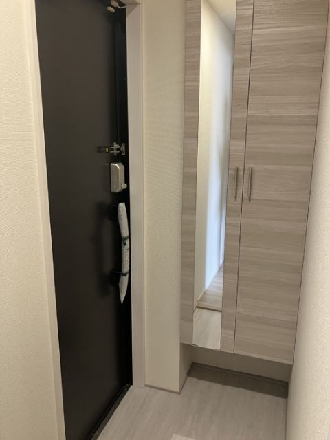 D crest 若松町の玄関写真