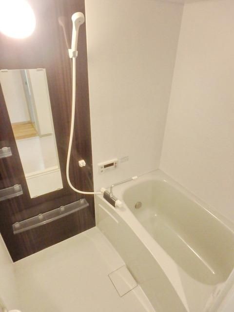 バス・シャワールーム　★追焚き機能付きバス★