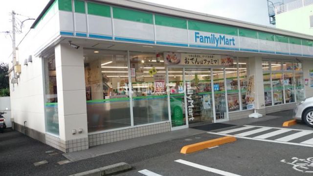 コンビニ　ファミリーマート 版画美術館入口店（コンビニ）まで475m