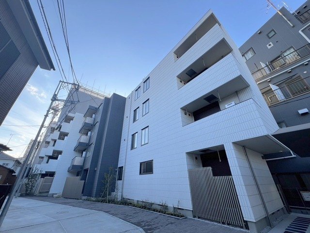 建物外観　2024年1月完成　耐震耐火構造の旭化成ヘーベルメゾン