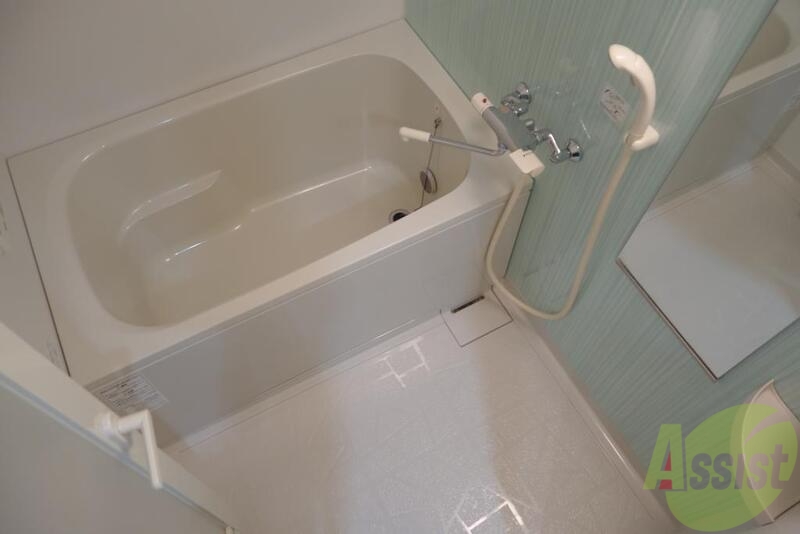 バス・シャワールーム　ゆっくり浸かって１日の疲れをとりましょう♪