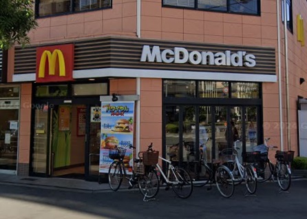 飲食店　マクドナルド 東三国駅前店（飲食店）まで590m