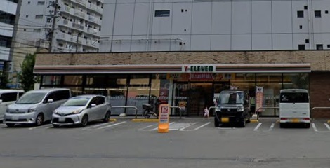 コンビニ　セブンイレブン 大阪宮原4丁目店（コンビニ）まで74m