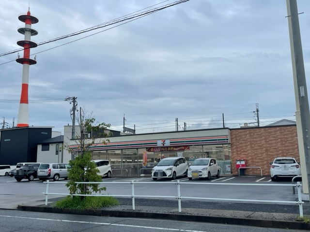 コンビニ　セブンイレブン 名古屋烏森町8丁目店（コンビニ）まで400m