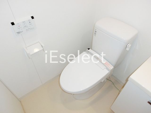 トイレ　シャワートイレは人気の設備です。