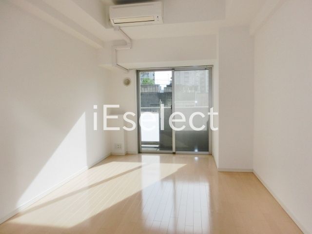 居室・リビング　明るくキレイなお部屋！日当りも良いですよ。