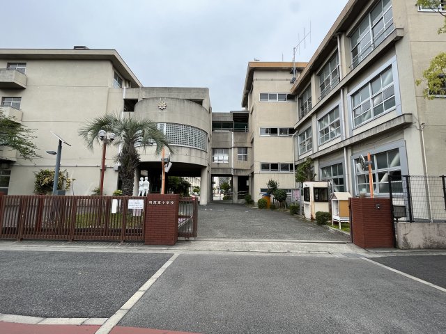 小学校　西宮市立鳴尾東小学校（小学校）まで442m