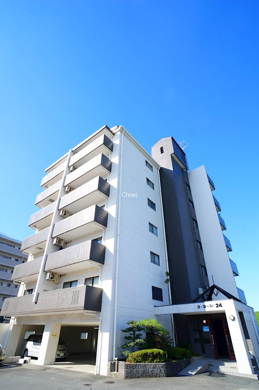 建物外観　大型ファミリー物件です。