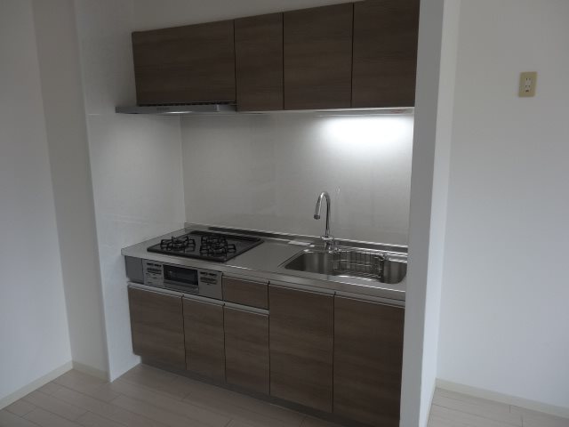 キッチン　703号室☆3口システムキッチン導入